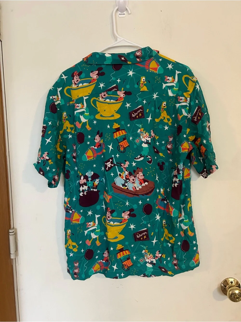 Disney Play In The Park Hawaiian Shirt Adult Medium Mickey &Friends Camp Shirt